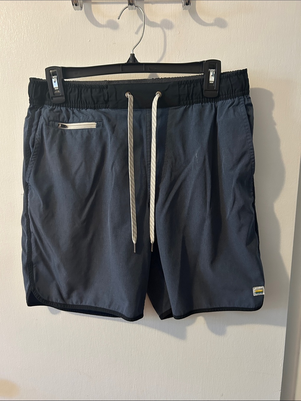 Vuori Banks shorts navy size medium